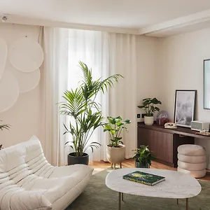 Seven 4*, Parijs Frankrijk